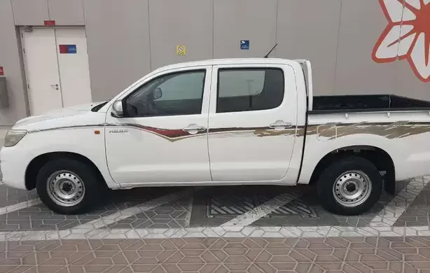Used Toyota Hilux For Sale in Doha #7214 - 4  image 